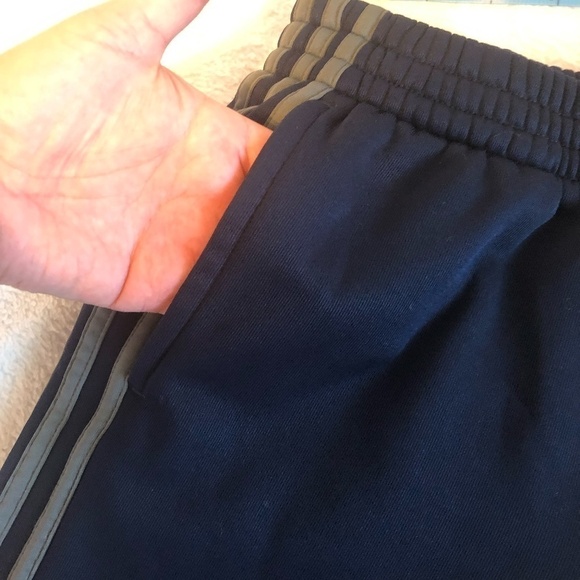 ADIDAS Kids Classic Side Stripes Athletic Sweatpants Size 10/12 Navy Blue - Picture 9 of 10